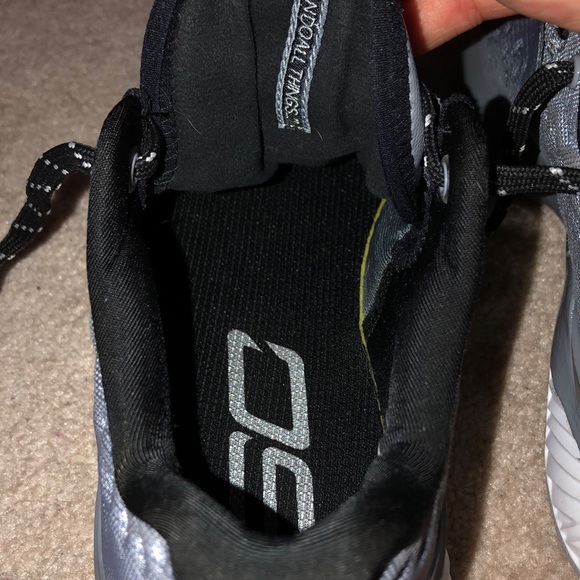 Stephen Curry basketball shoes - Picture 5 of 5